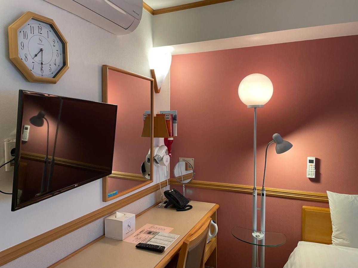 Toyoko Inn Busan Seomyeon Экстерьер фото
